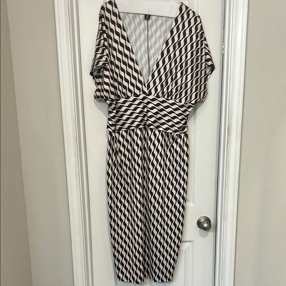 SHEIN Black and White Midi Sheath Dress with Plunge Neckline